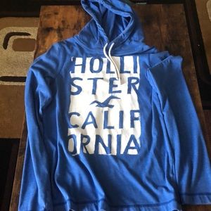 BLUE HOLLISTER SWEATER